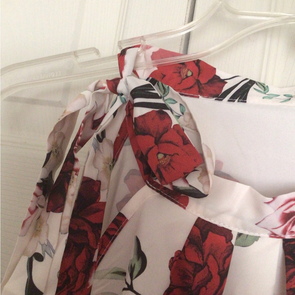 Floral Halter Top - Picture 6 of 7